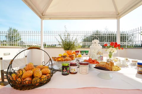 Furniture, Table, Food, Chair, Linens, Breakfast, Serveware, Kitchen & Dining Room Table, Tablecloth