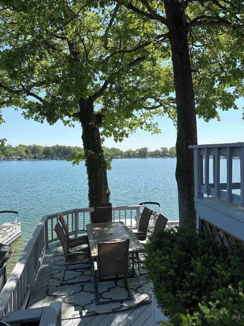 6 person dining table