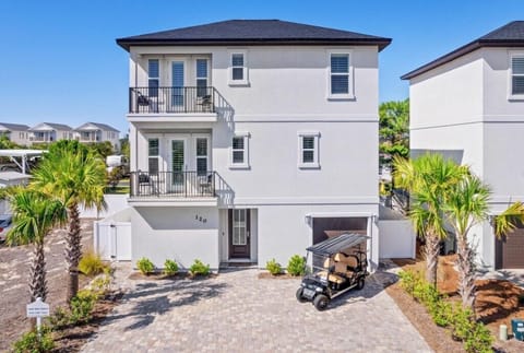 Welcome To Sandy Buns Chateau!