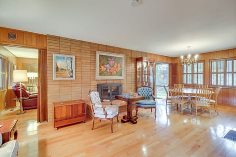 Reno Vacation Rental | 3BR | 2.5BA | Steps Required | 2,142 Sq Ft