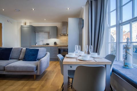 Skokholm Apartment - 3 Bedroom Apartment - Tenby (24616)