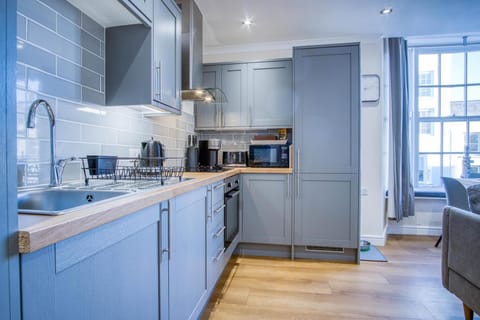 Skokholm Apartment - 3 Bedroom Apartment - Tenby (24613)