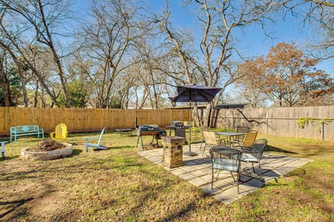 Fenced Backyard | Fire Pit | Gas & Charcoal Grills | Outdoor Dining Area