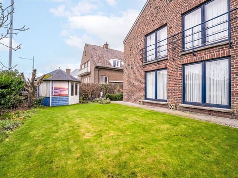 Residential Area, House, Facade, Home, Roof, Cottage, Estate, Suburb, Yard, Garden