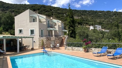 Welcome to Aloni Villas in Agia Efimia, Kefalonia!