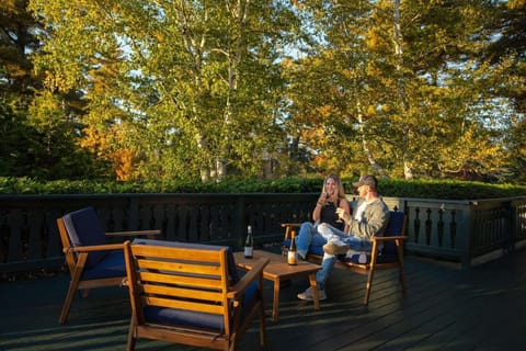 Copy of 055-townhouse-lodge-fall-2023-web-exterior