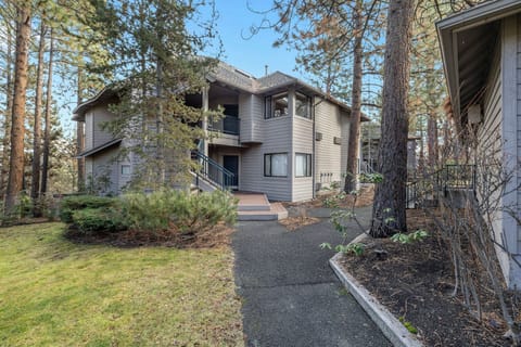 River Ridge 601- End Unit Condo