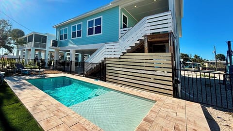 backyard/private pool