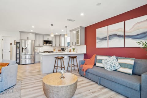 Home Decor, Architecture, Building, Furniture, Indoors