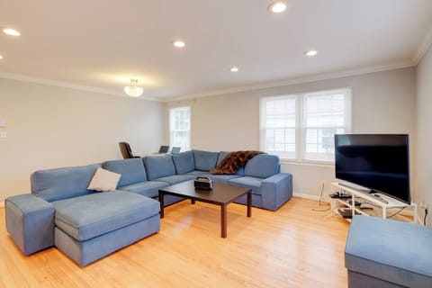 Silver Spring Vacation Rental | 2BR | 1BA | 3 Steps Required | 1,596 Sq Ft