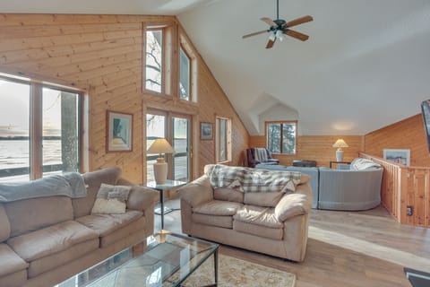 New London Vacation Rental | 4BR | 3BA | 3,056 Sq Ft | Step-Free Entry