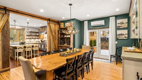 Enjoy family meals around the dining table, can seat up to 15!