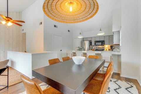 Dining Area | Dishware/Flatware Provided | 2nd Floor