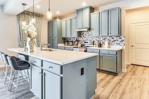 Kitchen | Pod Coffee Maker | Dishwasher | Cooking Utensils | 1st Floor