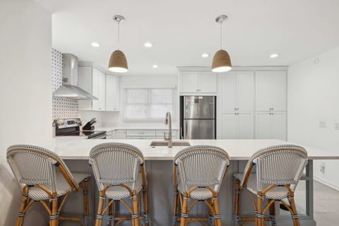 Additional counter seating 