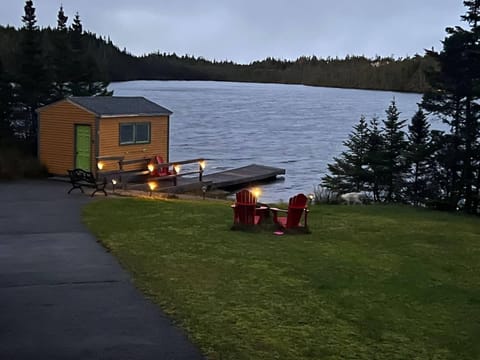 Escape to tranquility: our serene getaway offers endless waterfront activities and cozy firepit evenings #SereneGetaway #WaterfrontBliss