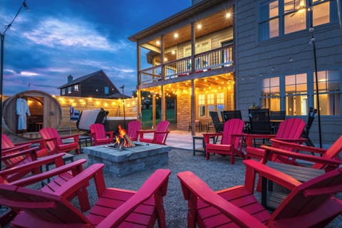 Reset your mind and soothe your muscles after a day of hiking or skiing in the brand new red cedar barrel sauna or the large jetted hot tub!