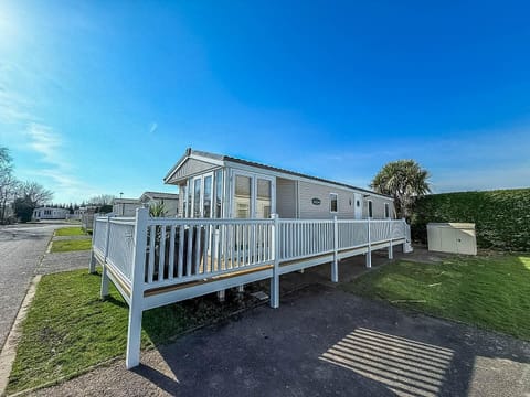 Plan your holidays 2026 with a British staycation at Southview Holiday Park, where you can enjoy dog friendly weekend breaks and create lasting memories with your loved ones.