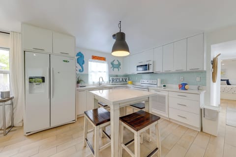 Kitchen | Dishwasher | Dining Area