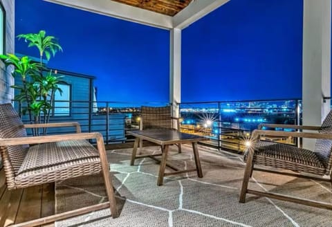 Deck on the 4th floor (attached to primary bedroom)