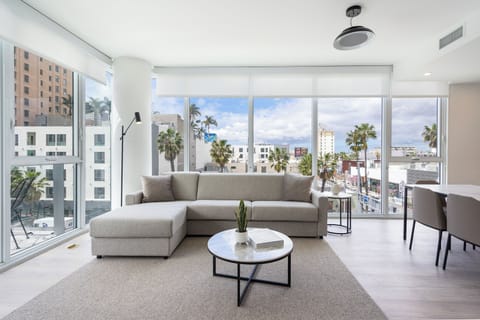 Long Beach - Two Bedroom Suite - Living Area (4)