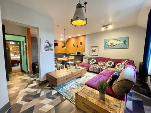 Living Room / Lounge