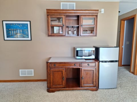 Kitchenette upper level 