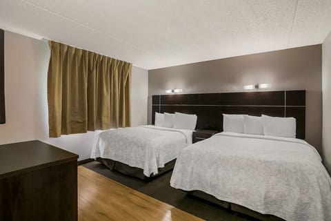 Unit with 2 Queen beds