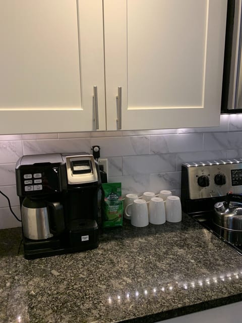 Coffee station (drip and pod)