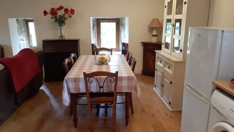 Rez de chaussée - coin salle a manger