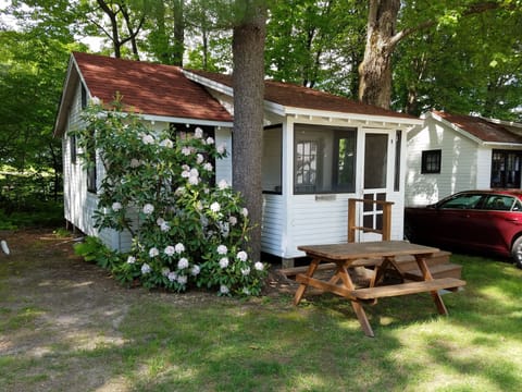 Oakleaf Cottage - see last photo for location.