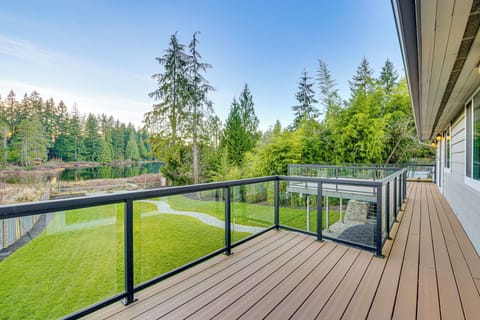 Everett Vacation Rental | 5BR | 3BA | 2,412 Sq Ft | Step-Free Entry