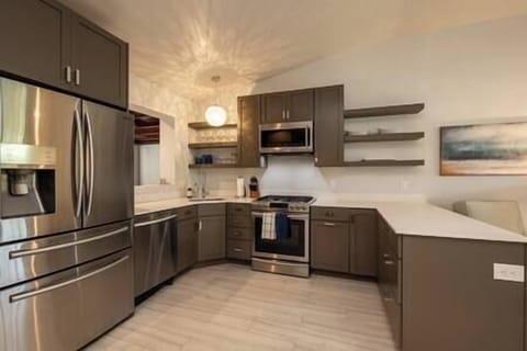 The high-end appliance package make this kitchen a joy to create in.