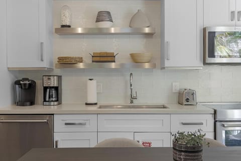 77cdcf04-9d1d-42f6-958a-4a575ce16a51