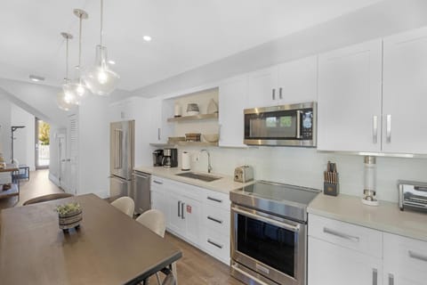 Gorgeous flow to this open-concept kitchen and dining room, perfect for entertaining.