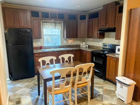 previous eat in kitchen