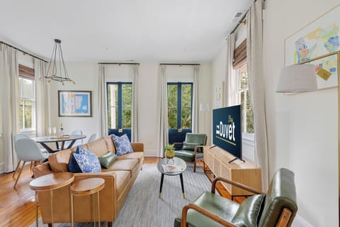 Cozy Downtown Home | Wylde Jasmine