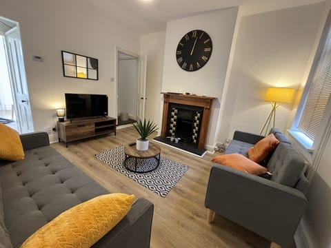 Living Room / Lounge