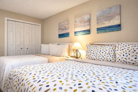 2 doubles beds in the 2nd bedroom