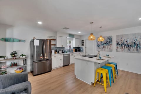 Beautiful spacious kitchen