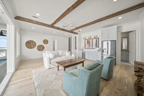 Gulf Dream | Lounge Room | Panoramic Gulf Views | Wet Bar | Full Size Refrigerator | Full Size Bathroom | Pool Deck Entrance | 1st Floor