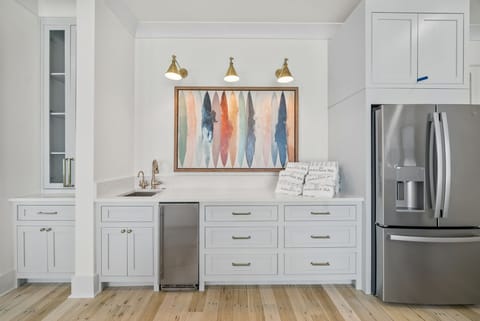 Gulf Dream | Lounge Room Wet Bar Area | 1st Floor