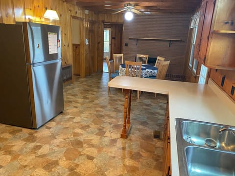 Kitchen/dining