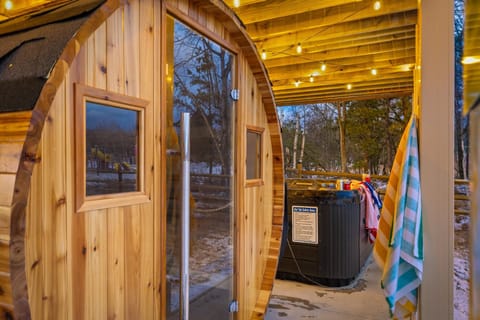 Your Private Outdoor Sauna
Step into warmth and let the stress melt away. This cedar sauna is your personal retreat, just steps from the hot tub.