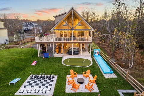 Welcome to Marley’s Lake House
Where rustic charm meets lakeside luxury perfect for families, friends, and unforgettable getaways.