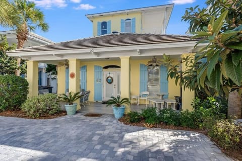 Welcome to Blue Mist, a quiet retreat in the Emerald Shores Resort community
