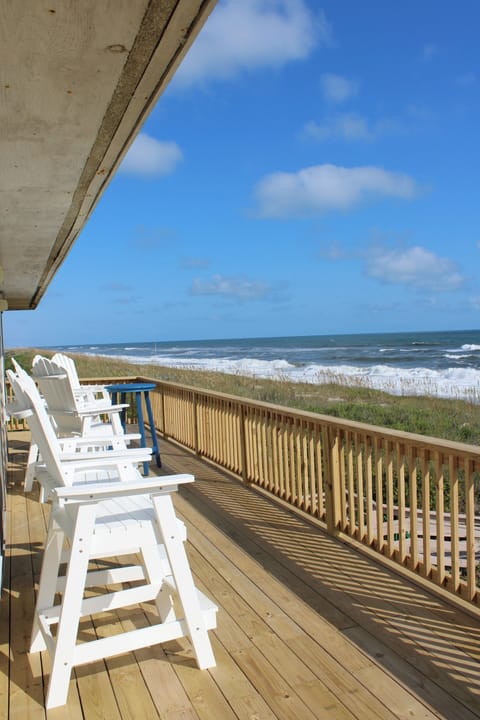 180 degree views of the ocean from our U shaped top deck!
