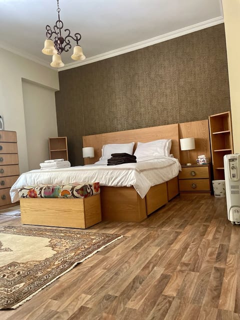 Bedroom1 with ensuite bathroom.
