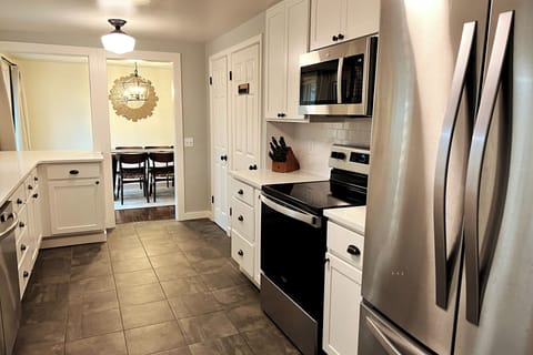 Kitchen Range and Microwave