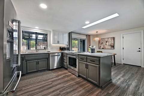 A chef’s delight with plenty of prep space and stylish design elements.